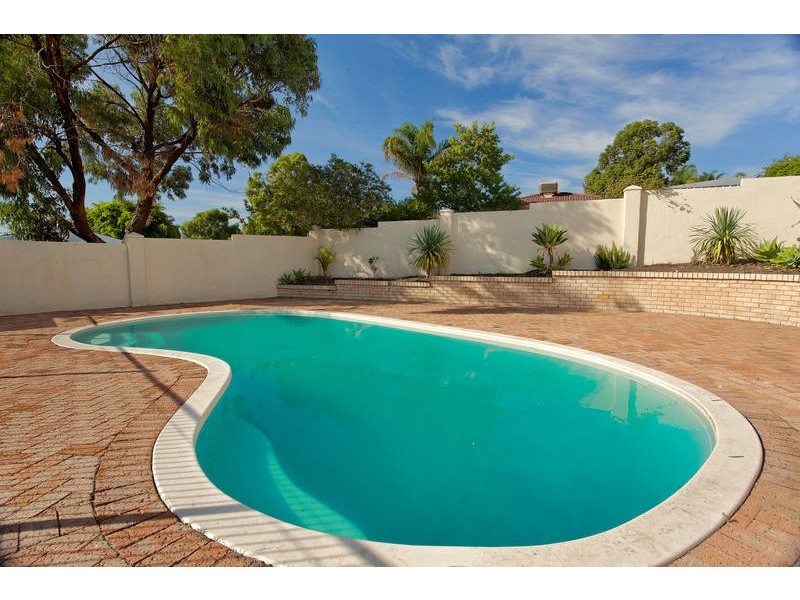 34 Williambury Drive, Yangebup WA 6164