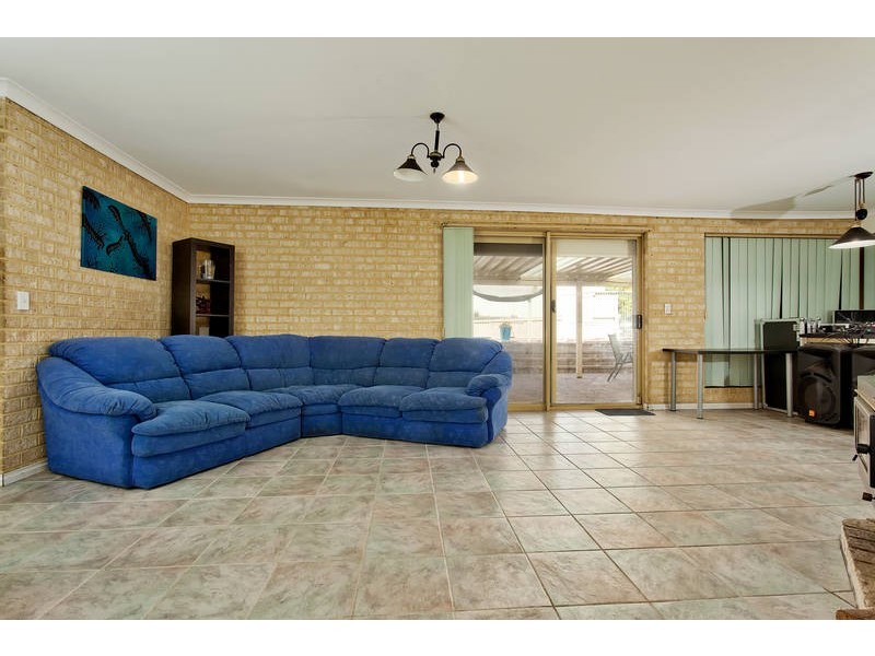 34 Williambury Drive, Yangebup WA 6164