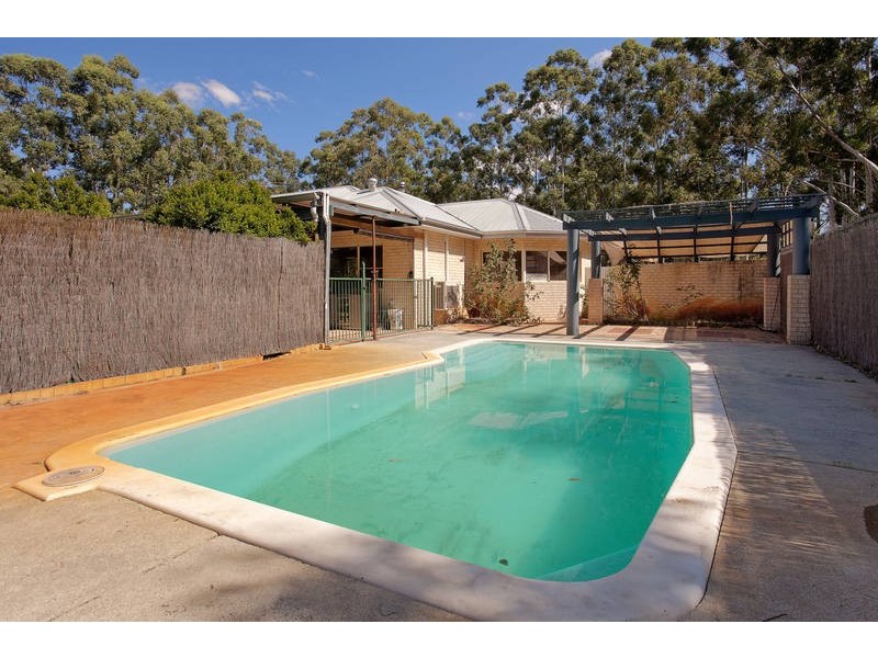 68 Swamp Gum Road, Oakford WA 6121