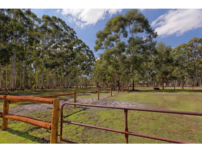 68 Swamp Gum Road, Oakford WA 6121