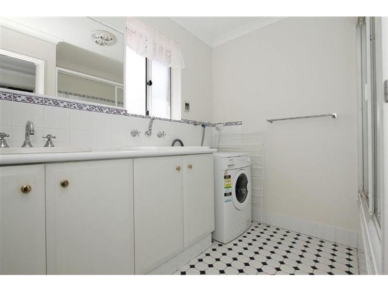 4/6 Paddington Court, Bibra Lake WA 6163