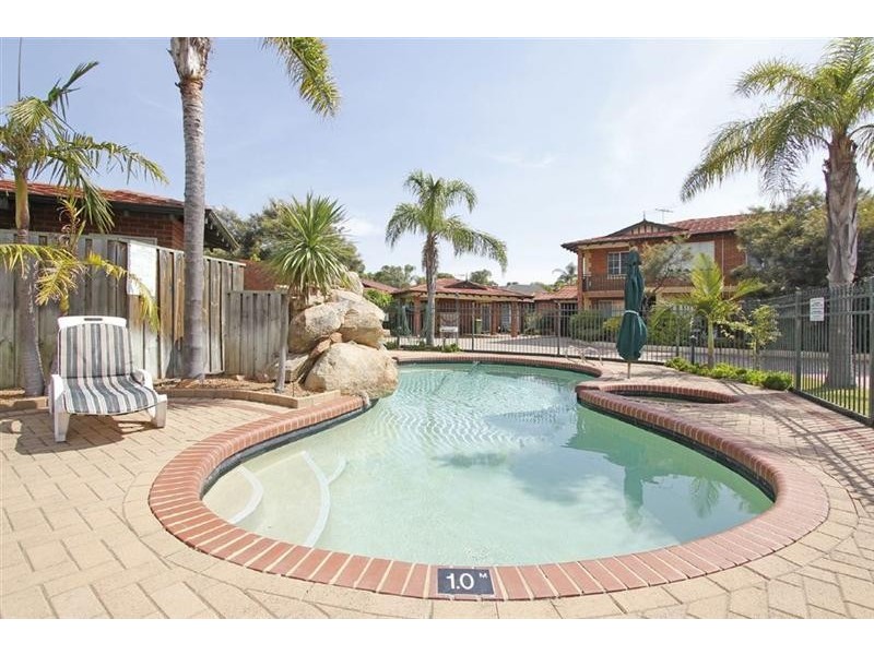 4/6 Paddington Court, Bibra Lake WA 6163