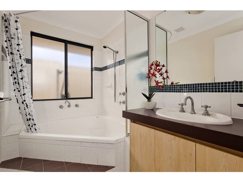 19 Sandleford Way, Hammond Park WA 6164