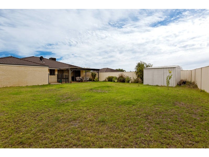 1 Ledden Court, Success WA 6164