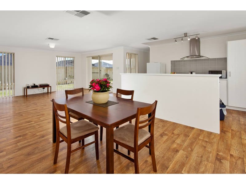 18 Teocote Crescent, Aubin Grove WA 6164