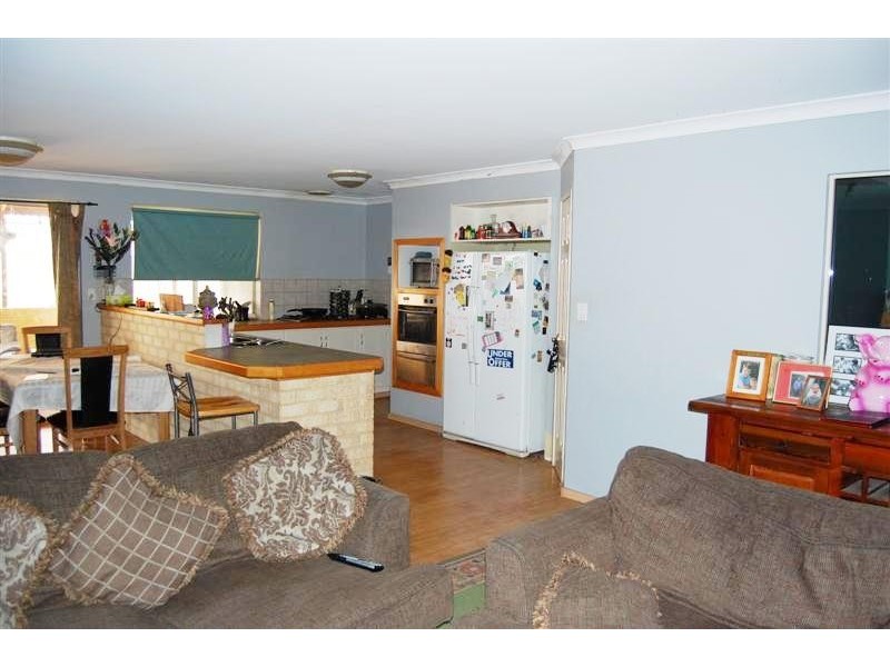 1 Marav Court, Success WA 6164