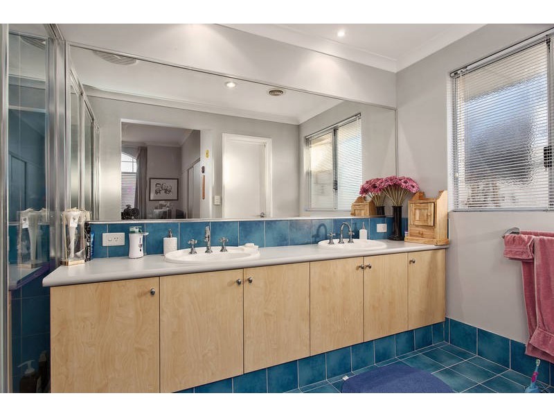 5 Ennerdale Blvd, Waikiki WA 6169