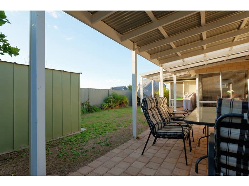 5 Ennerdale Blvd, Waikiki WA 6169