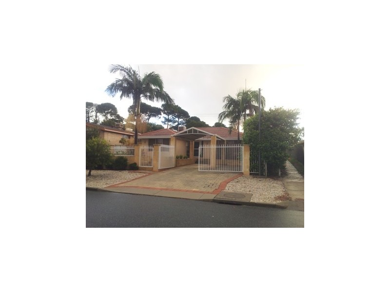 68 Davies Street, Kardinya WA 6163
