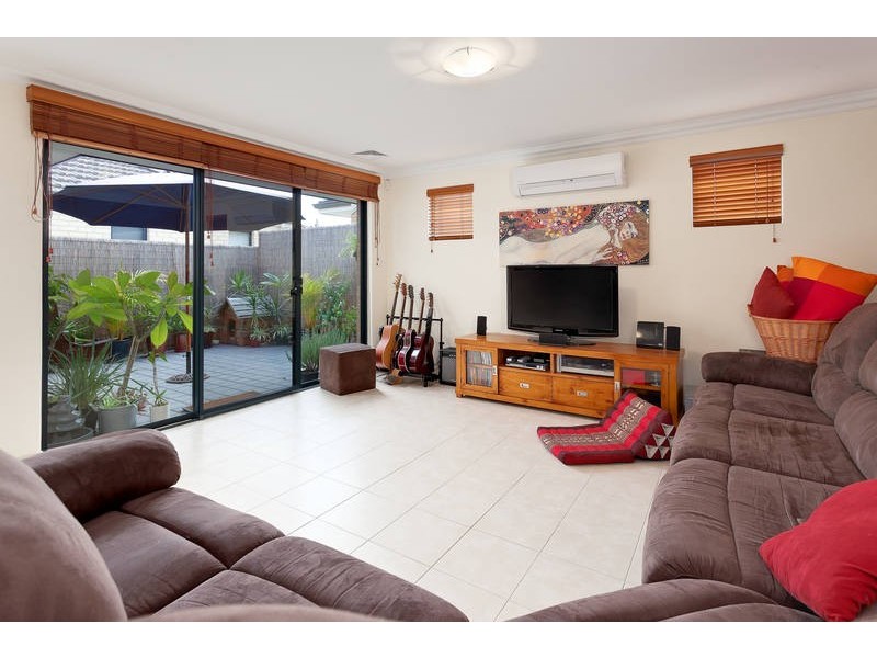 2/16 Coojong Link, Success WA 6164