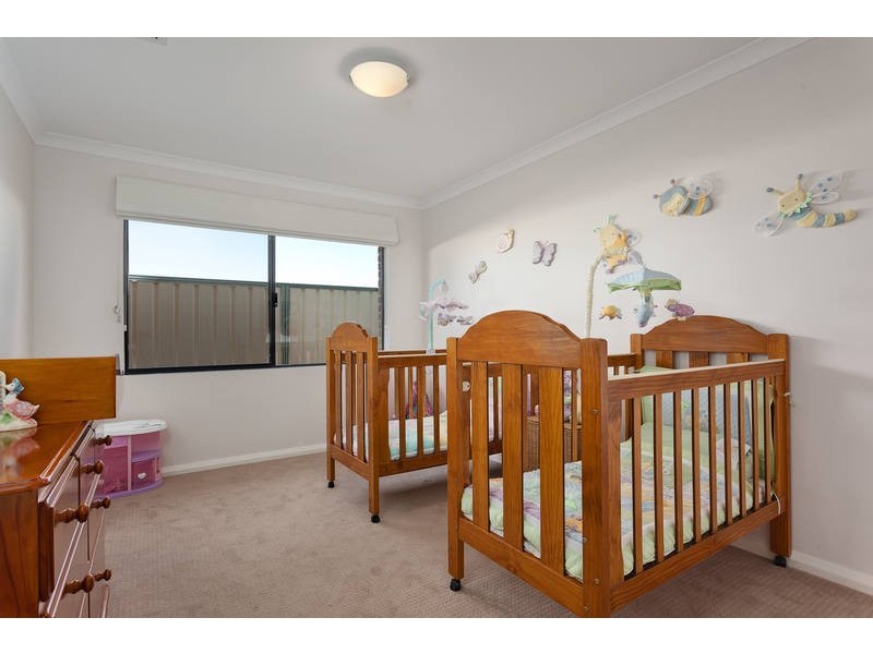 15 Staaten St, Hammond Park WA 6164