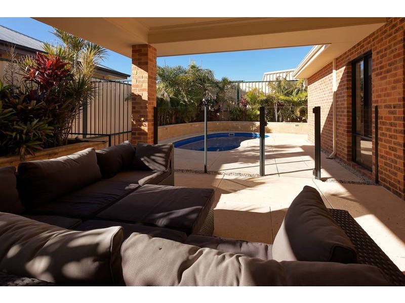 15 Staaten St, Hammond Park WA 6164