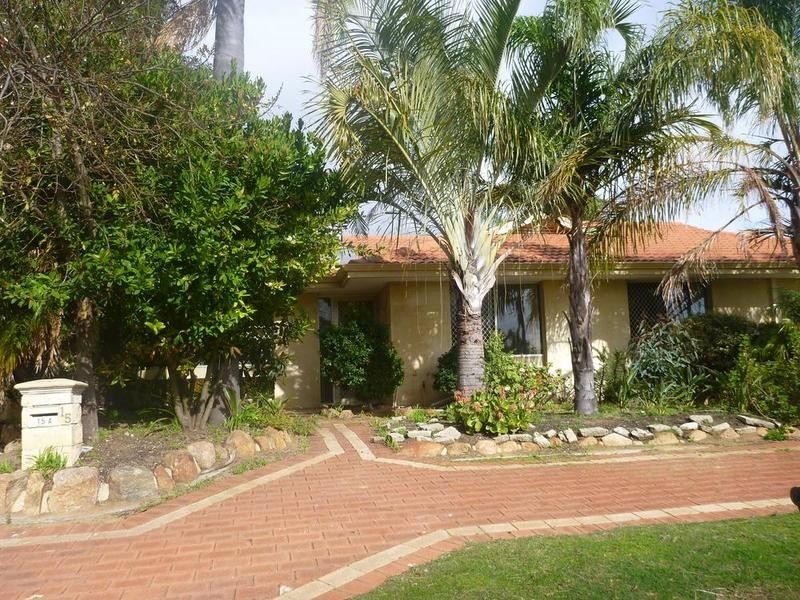 15a Monterey Crt, Kardinya WA 6163