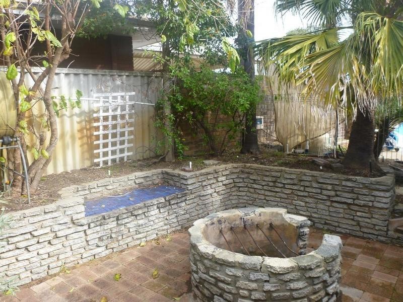 15a Monterey Crt, Kardinya WA 6163