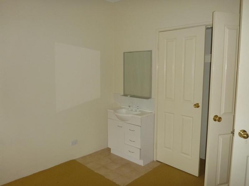 15b Monterey Crt, Kardinya WA 6163