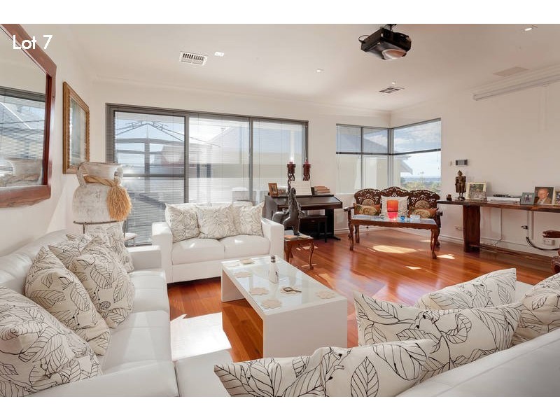 7/36 Swan Road, Attadale WA 6156