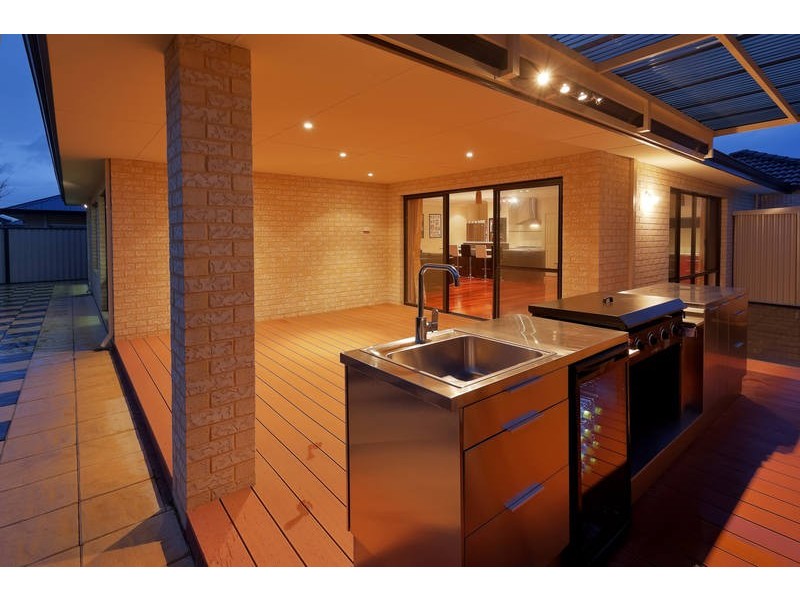 2 Minter Way, Aubin Grove WA 6164