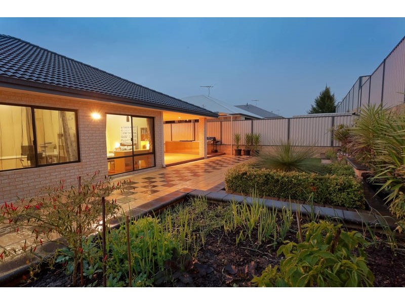 2 Minter Way, Aubin Grove WA 6164