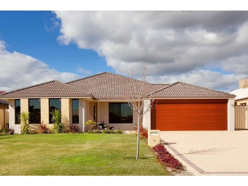 19 Camden Boulevard, Aubin Grove WA 6164