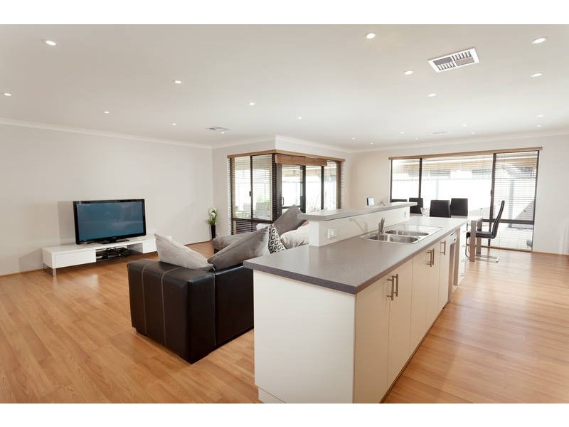 19 Camden Boulevard, Aubin Grove WA 6164