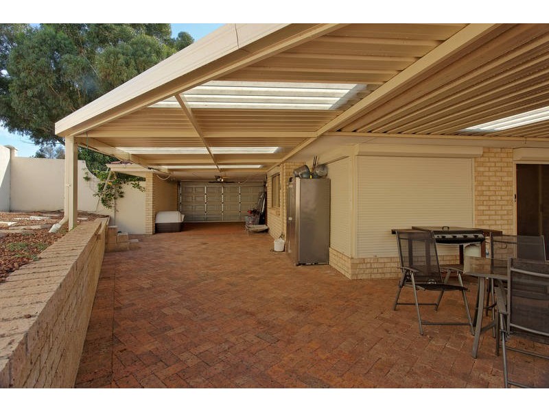 34 Williambury Drive, Yangebup WA 6164