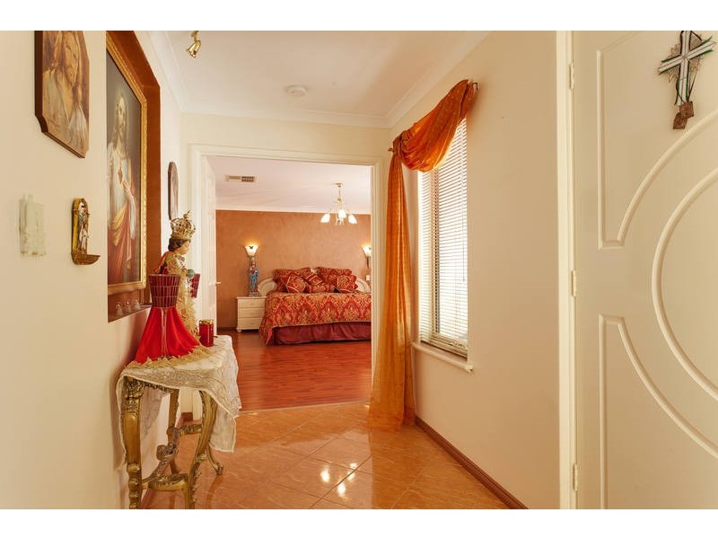 27 Savannah Circuit, Success WA 6164