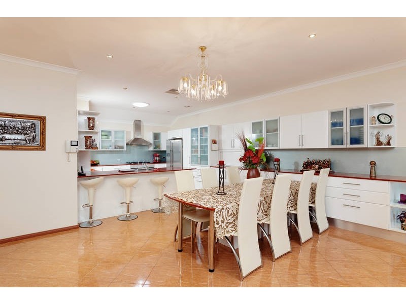 27 Savannah Circuit, Success WA 6164