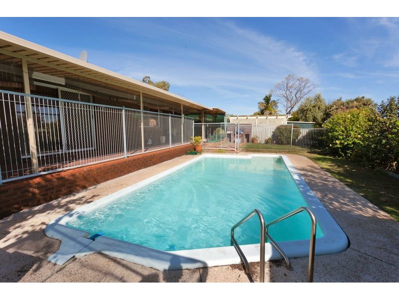 5 Harrow Place, Parkwood WA 6147