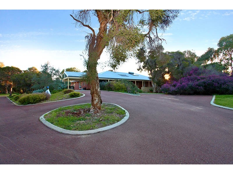 74 Harper Road, Banjup WA 6164