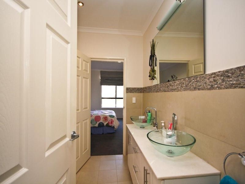 4 Neo Drive, Seville Grove WA 6112