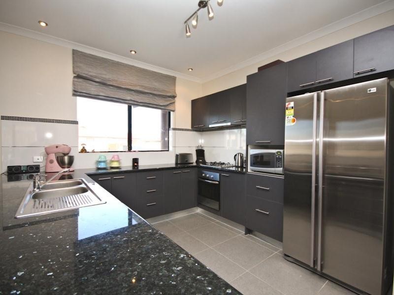 4 Neo Drive, Seville Grove WA 6112