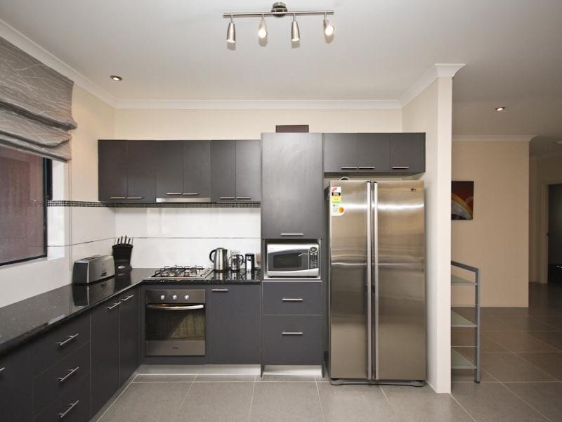 4 Neo Drive, Seville Grove WA 6112