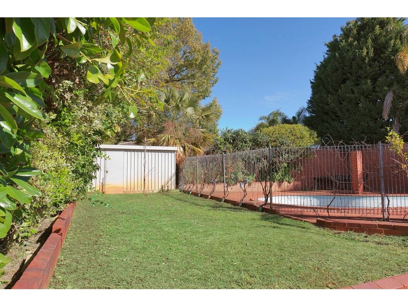 7 Atwell Court, Kardinya WA 6163