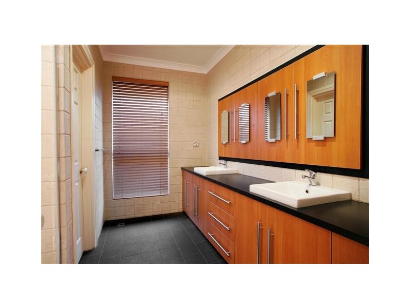 34 Le Souef Drive, Kardinya WA 6163