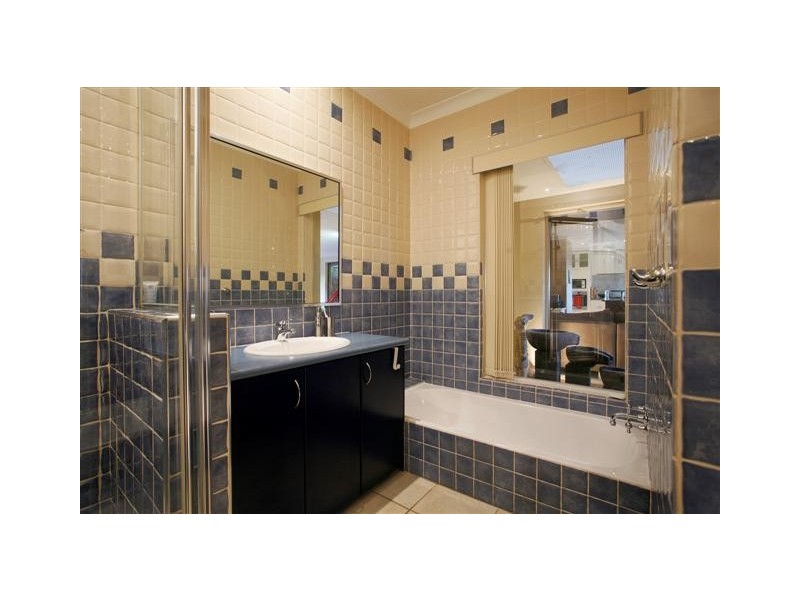 34 Le Souef Drive, Kardinya WA 6163