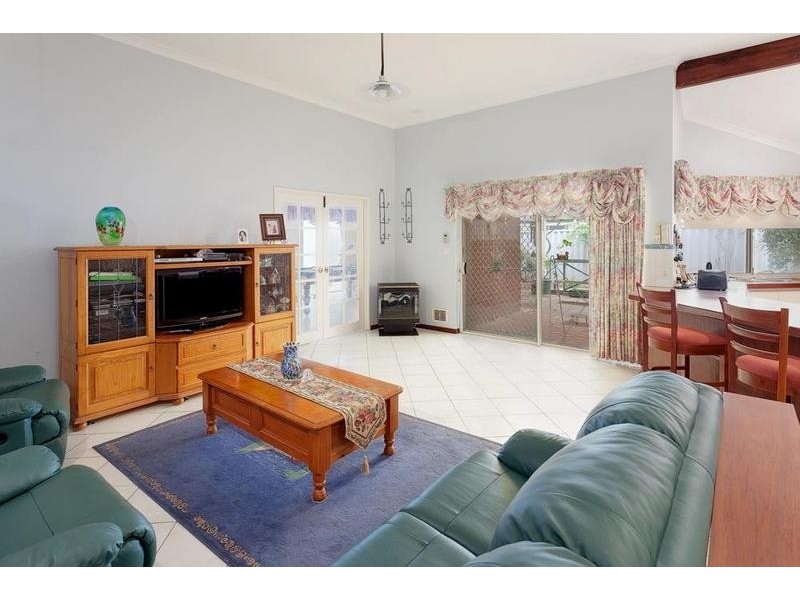 22 Fairmount Close, Bibra Lake WA 6163