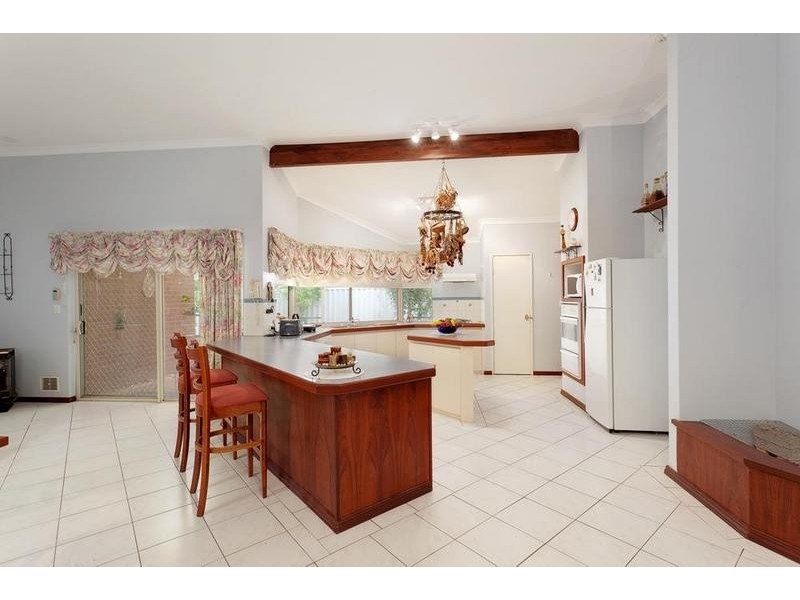 22 Fairmount Close, Bibra Lake WA 6163