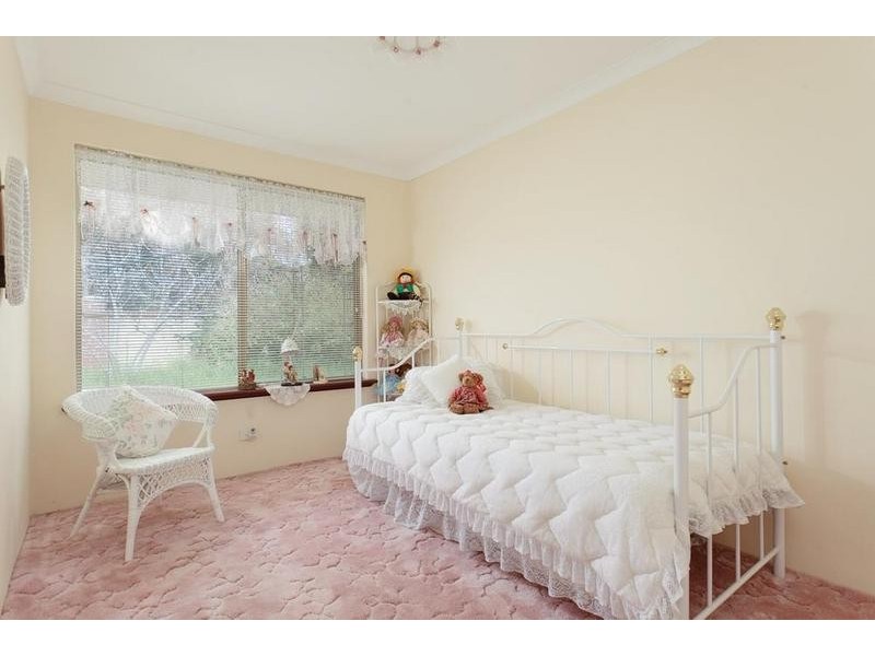 22 Fairmount Close, Bibra Lake WA 6163