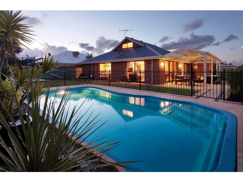 11 Cathedral Link, Aubin Grove WA 6164