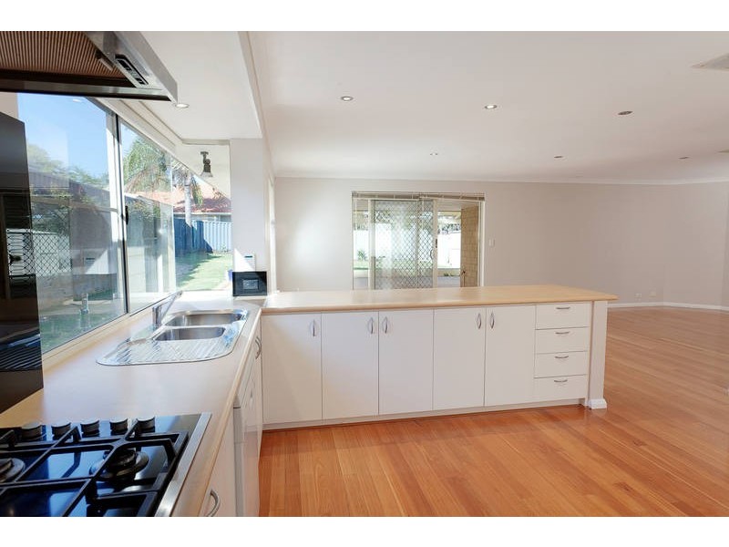 44 La Fayette Blvd, Bibra Lake WA 6163