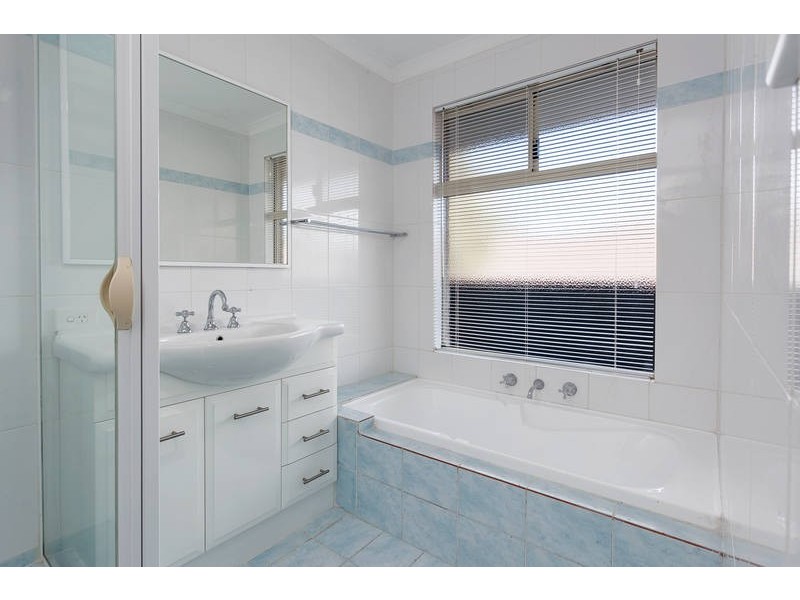 44 La Fayette Blvd, Bibra Lake WA 6163