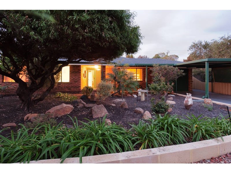 25 Hadley Gardens, Kardinya WA 6163
