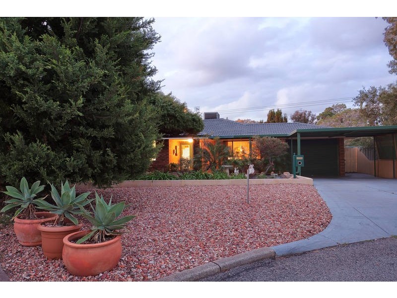 25 Hadley Gardens, Kardinya WA 6163