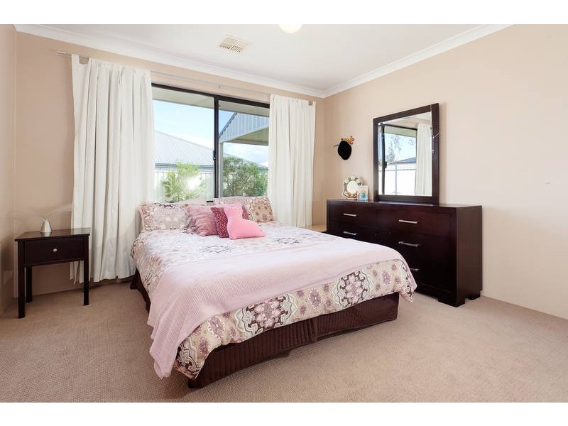 7 Barcoo Bend, Hammond Park WA 6164