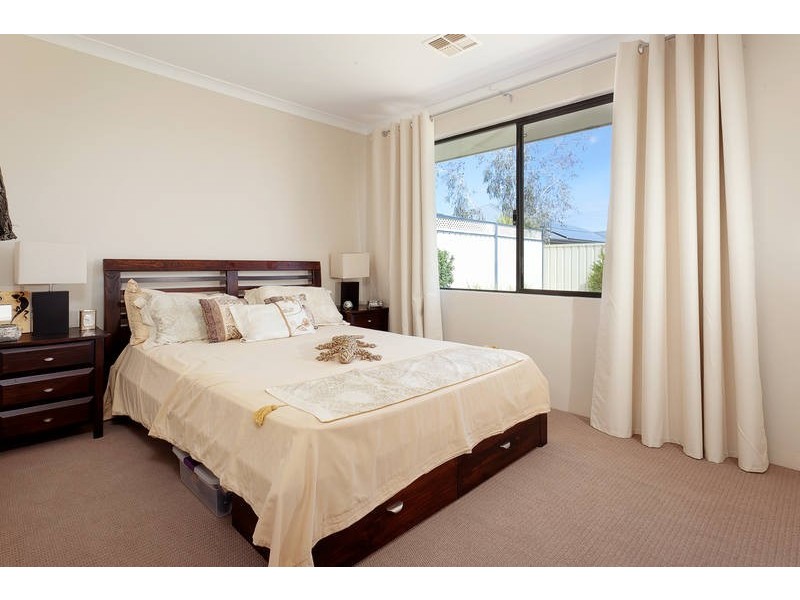 7 Barcoo Bend, Hammond Park WA 6164