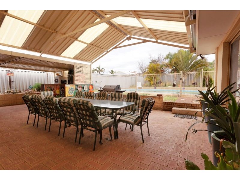 8 Nagambie Close, South Lake WA 6164