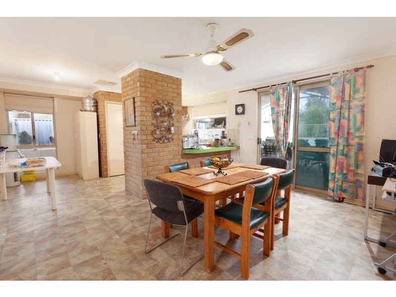 8 Nagambie Close, South Lake WA 6164