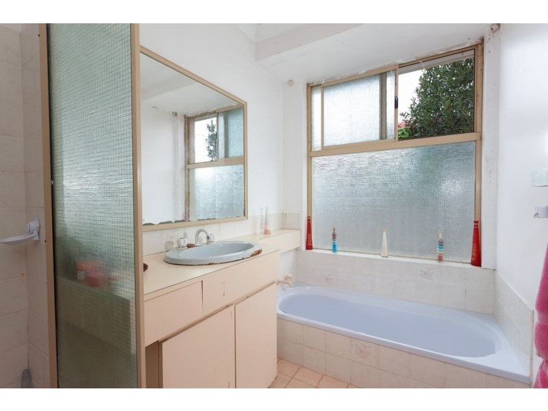 8 Nagambie Close, South Lake WA 6164