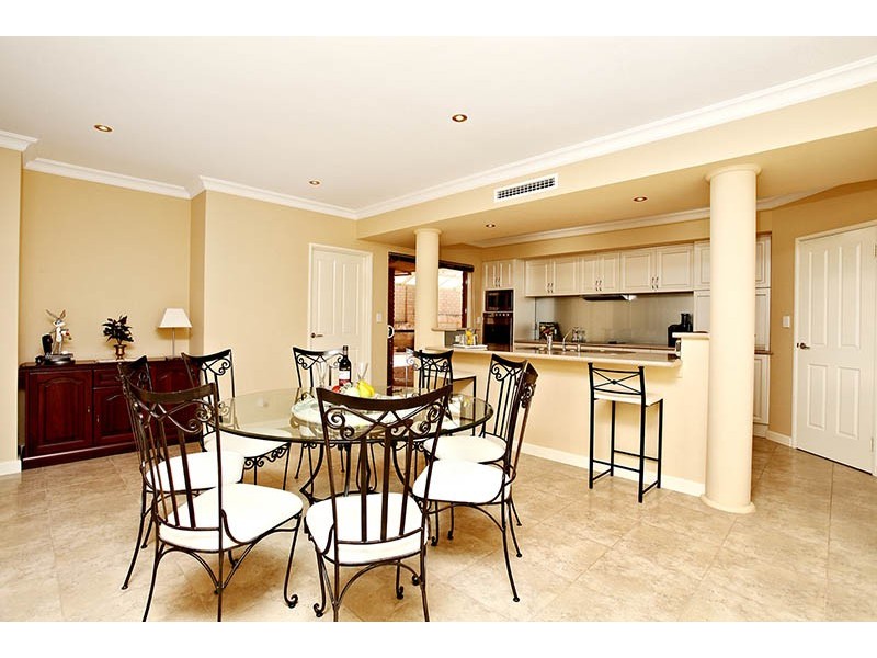 2 Baton Rouge Drive, Mindarie WA 6030