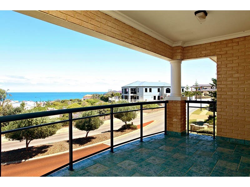 2 Baton Rouge Drive, Mindarie WA 6030